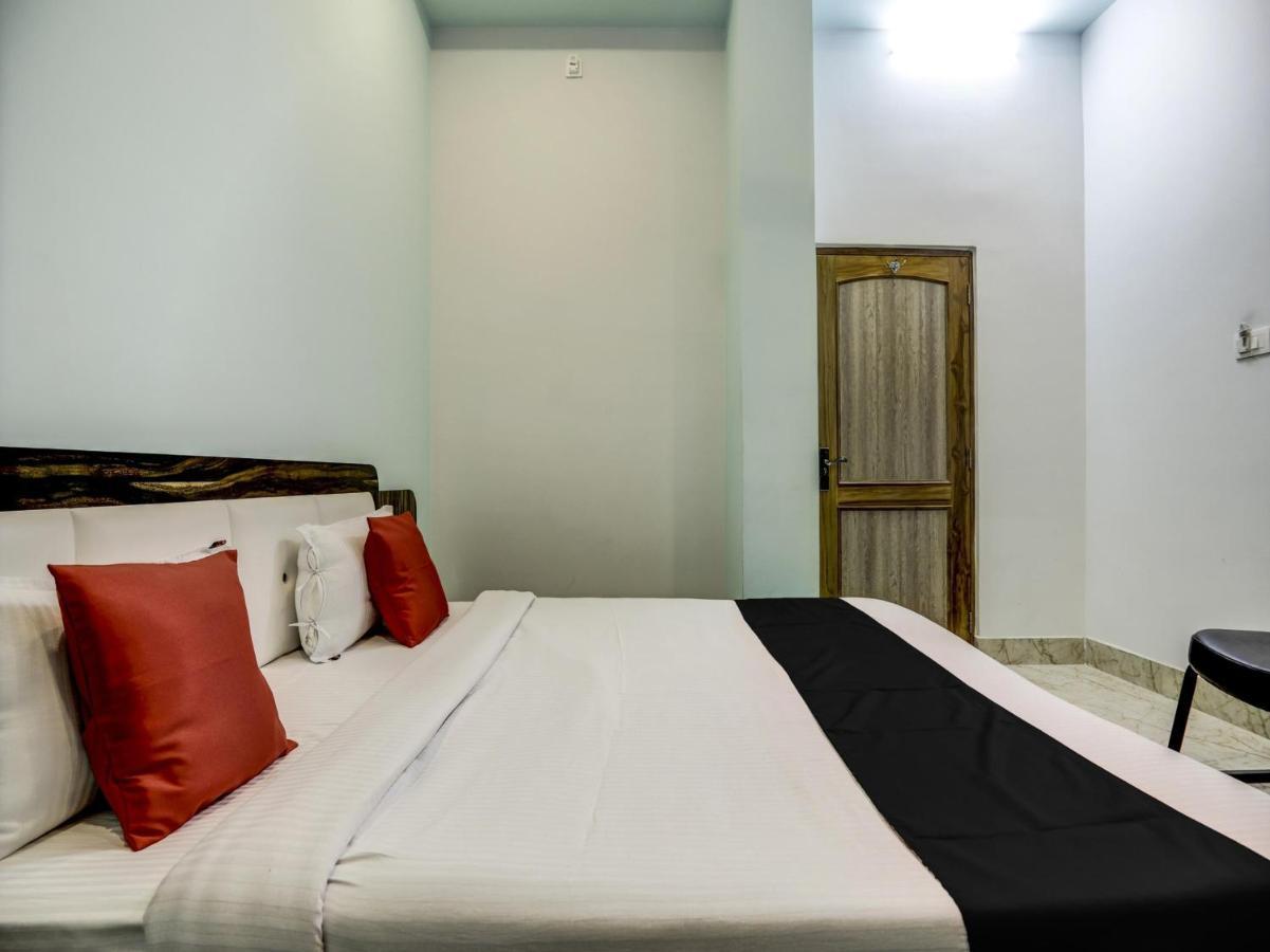Capital O 72337 Hotel Konkan Tadka Bombaj Zewnętrze zdjęcie