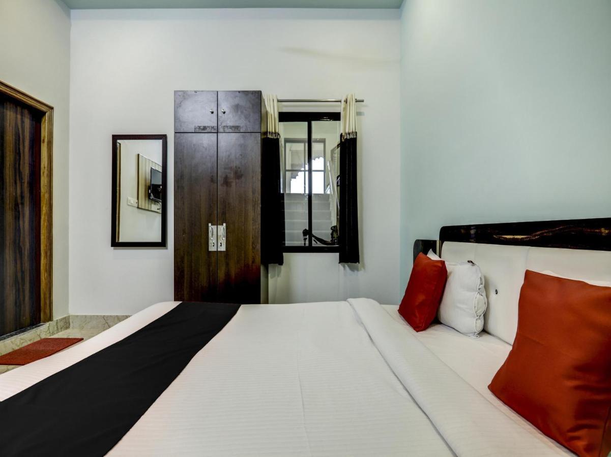 Capital O 72337 Hotel Konkan Tadka Bombaj Zewnętrze zdjęcie